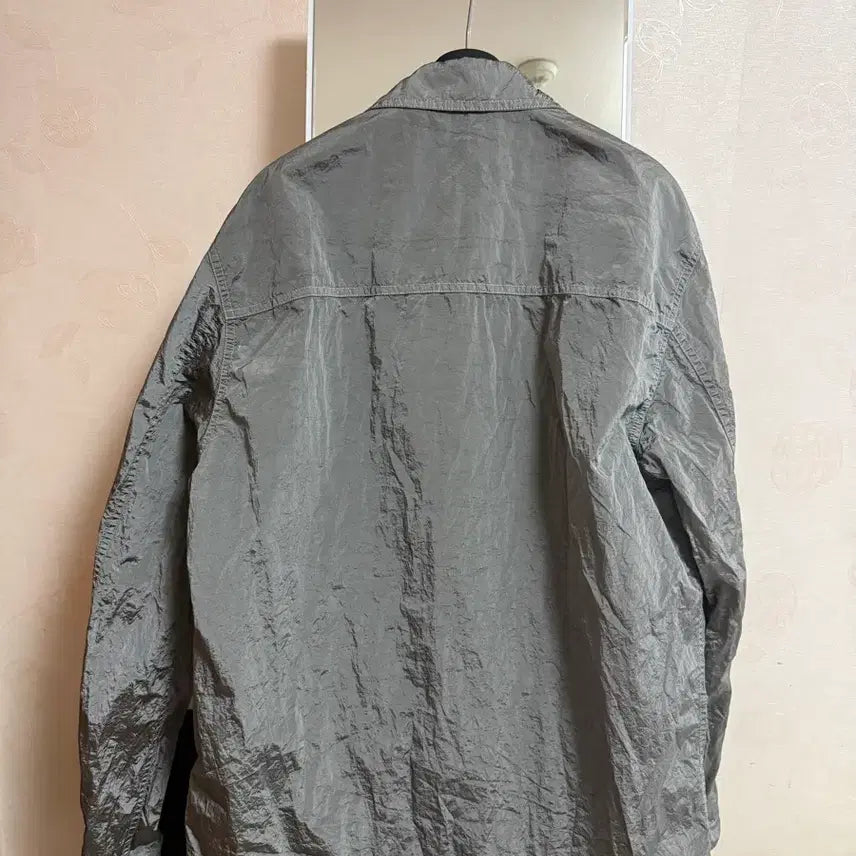 [SOLD OUT] 26ss 스톤아일랜드 오버셔츠 그레이 새제품 미착용 L
