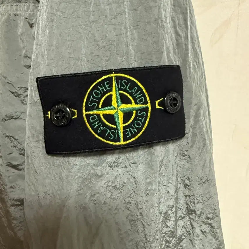 [SOLD OUT] 26ss 스톤아일랜드 오버셔츠 그레이 새제품 미착용 L