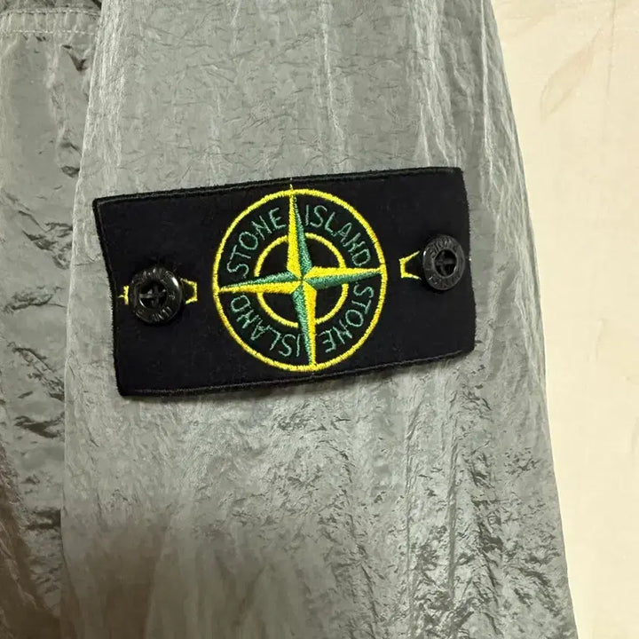 [SOLD OUT] 26ss 스톤아일랜드 오버셔츠 그레이 새제품 미착용 L