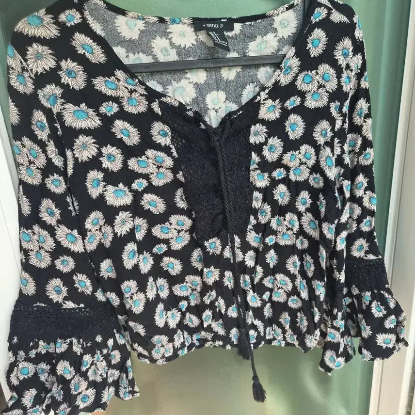 [BUNJANG] Forever 21 Floral Lace Blouse / 포에버21 플라워 블라우스 검정색