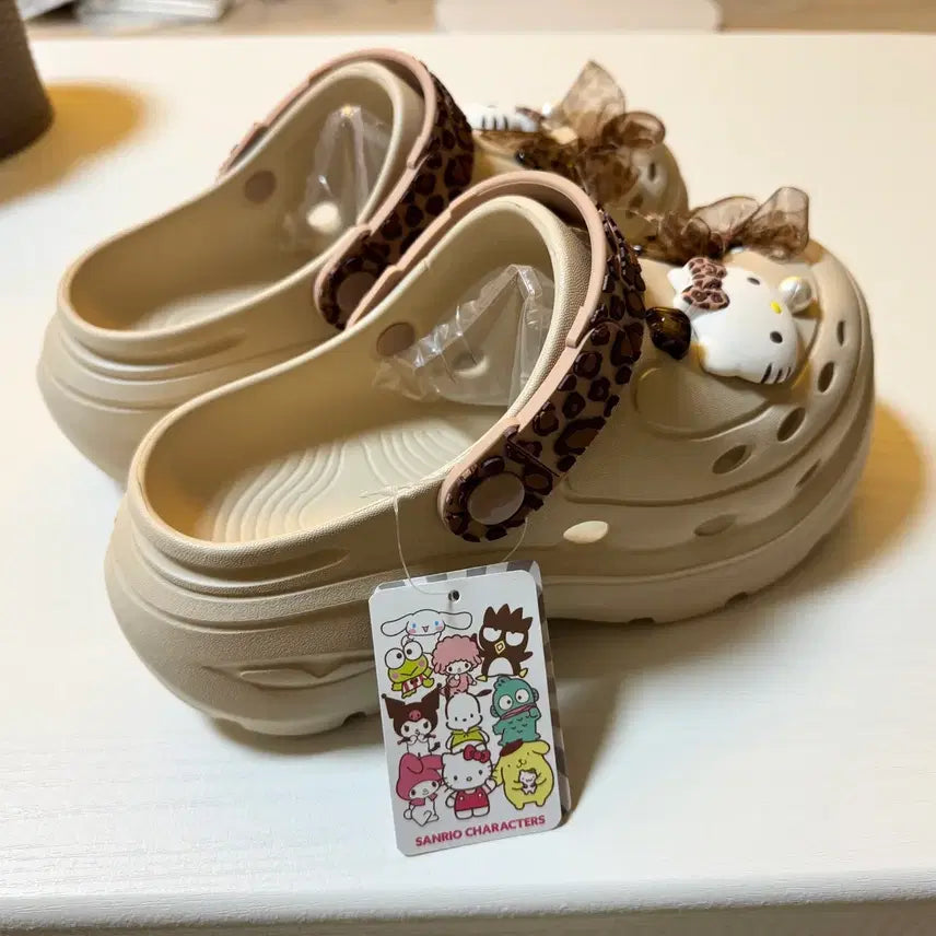 [BUNJANG] Sanrio Hello Kitty Leopard Crocs / 2026 신상 산리오 레오파드 태닝 헬로키티 크록스st 새상품(추가입고)