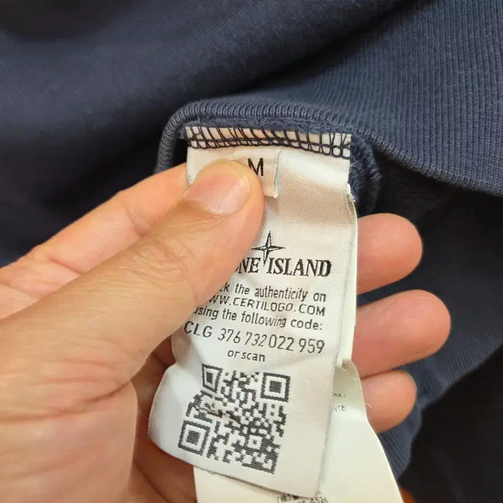 [SOLD OUT] M 정품 스톤아일랜드 네이비 맨투맨