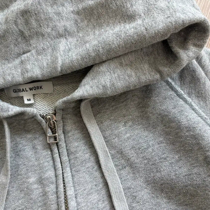 [BUNJANG] Samansamos Embroidered Tank Top + Global Work Hoodie Zip-up / samansamos2 사만사모스 자수 나시+글로벌워크 후드집업