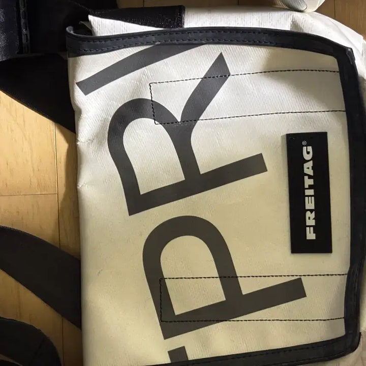 [SOLD OUT] 프라이탁 라씨 아이보리