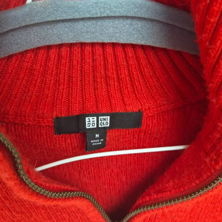 [BUNJANG] Uniqlo Red Half Neck Knit / 유니클로 레드 하프넥 니트