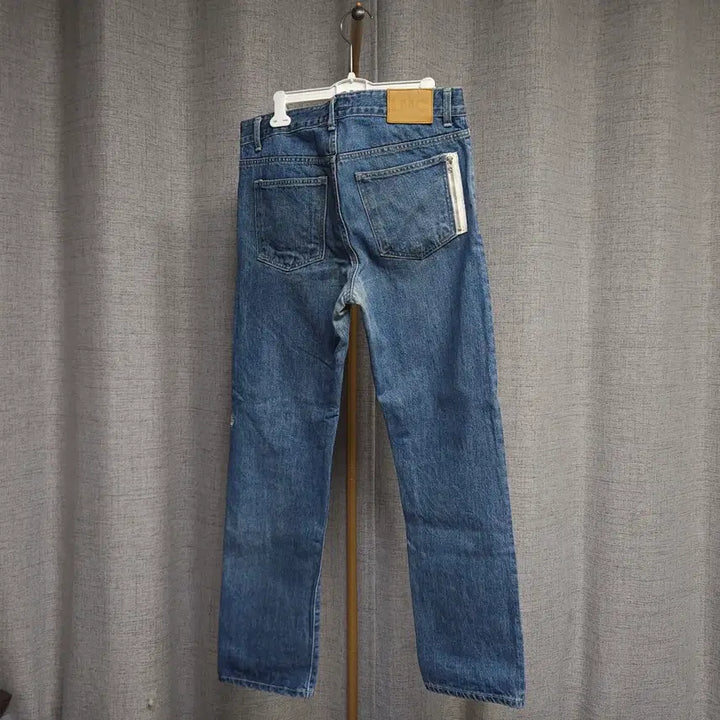 [SOLD OUT] M ) LMC 스트레이트 중청 청바지