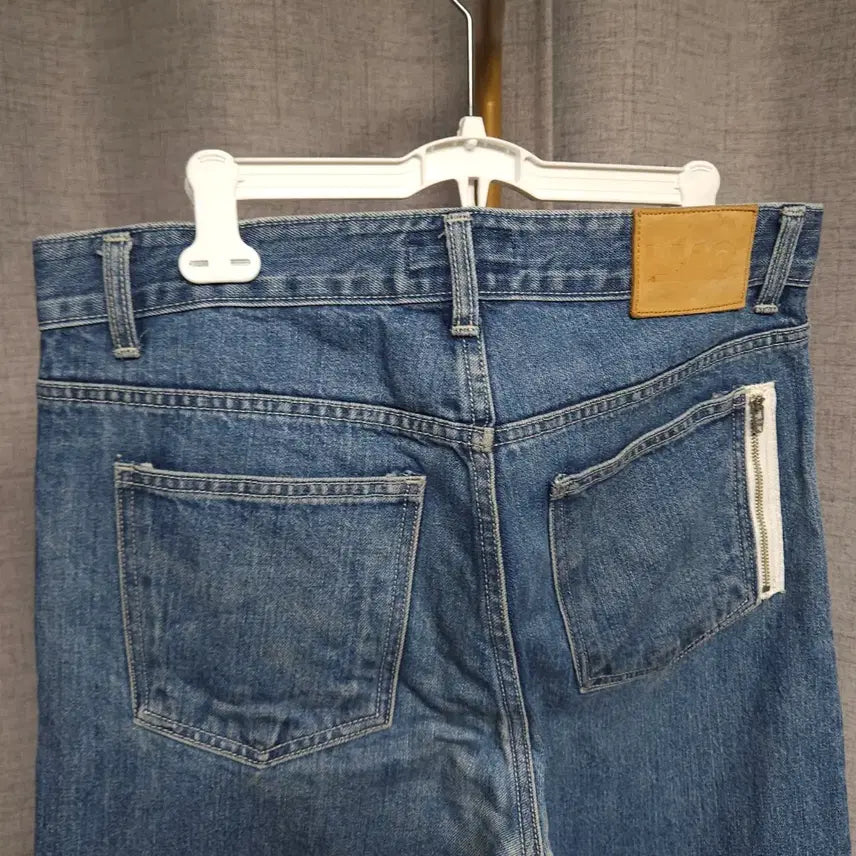 [SOLD OUT] M ) LMC 스트레이트 중청 청바지