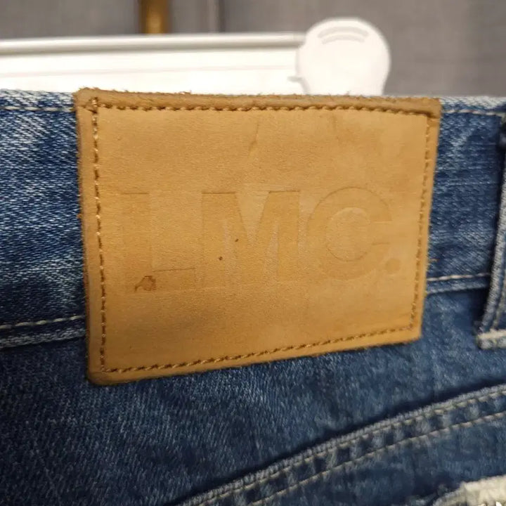 [SOLD OUT] M ) LMC 스트레이트 중청 청바지