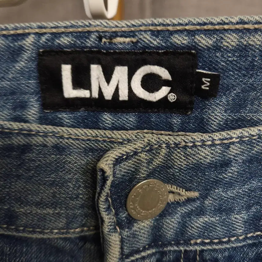 [SOLD OUT] M ) LMC 스트레이트 중청 청바지