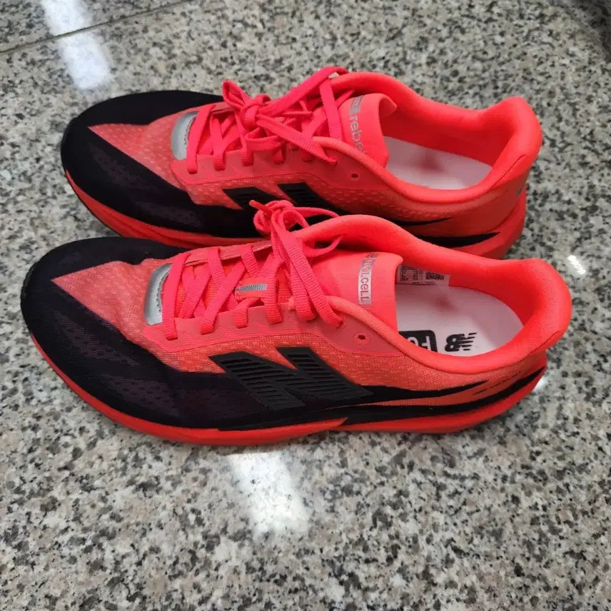 [SOLD OUT] 뉴발란스 러닝화 레벨5 265 와이드