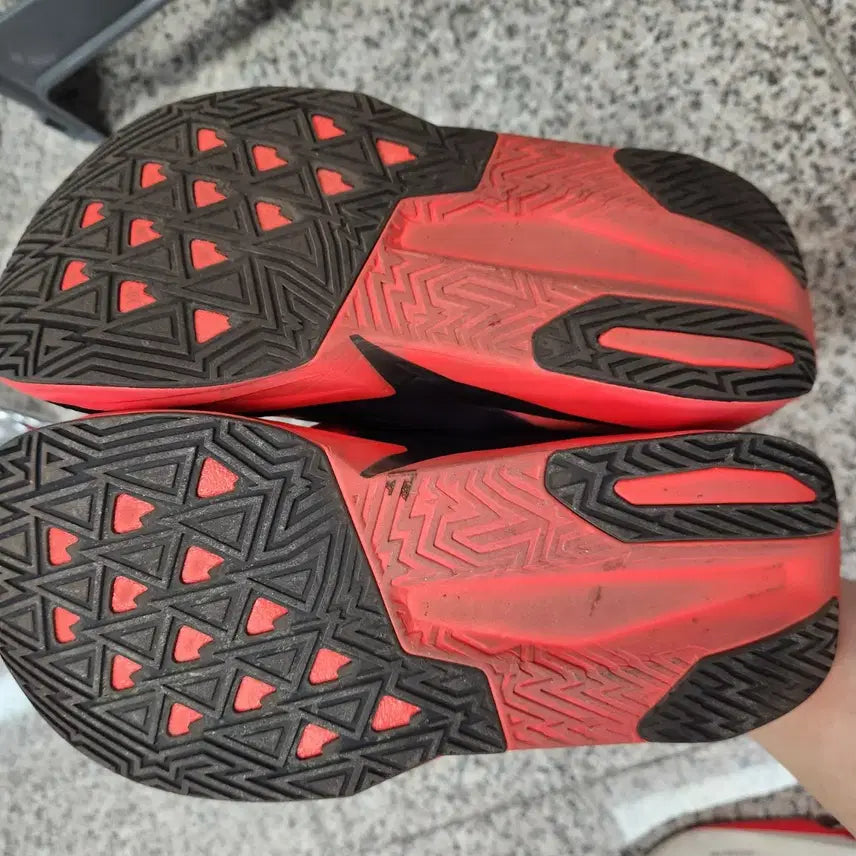 [SOLD OUT] 뉴발란스 러닝화 레벨5 265 와이드