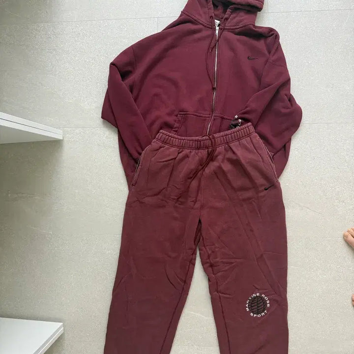 [SOLD OUT] 나이키 마틴로즈 팀 크림슨 후디, 팬츠 Msize