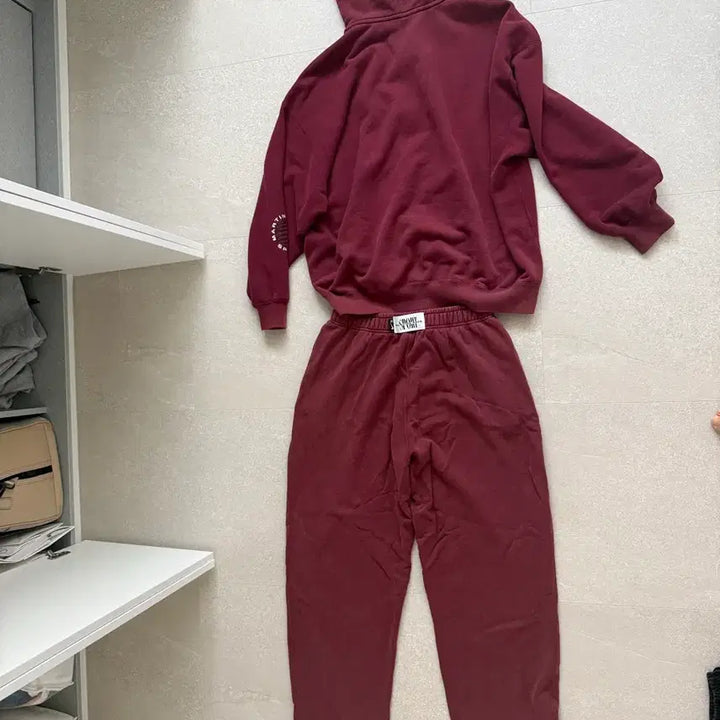 [SOLD OUT] 나이키 마틴로즈 팀 크림슨 후디, 팬츠 Msize