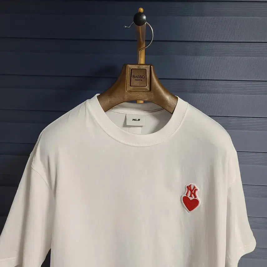 [SOLD OUT] L ) MLB 하트 스몰로고 오버핏 반팔티