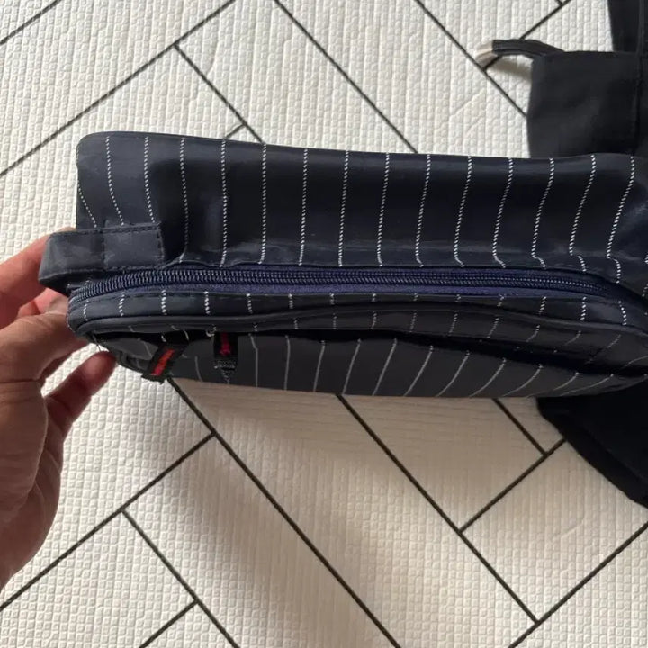 [BUNJANG] Black Tote Bag &amp; Stripe Crossbody Bag Set / 블랙 토트백 + 스트라이프 크로스백 세트 +파우치 3종
