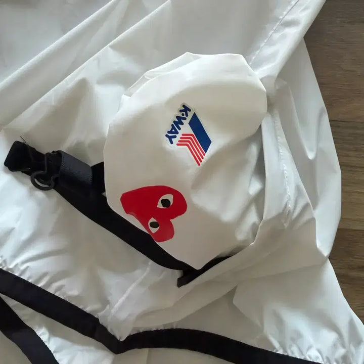 [SOLD OUT] 꼼데가르송 K-WAY 콜라보 바람막이 XL