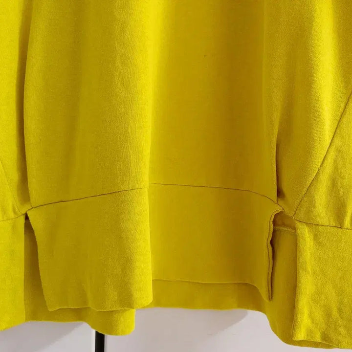 [BUNJANG] Yellow V-Neck Long Sleeve T-Shirt / 노란색 브이넥 루즈핏 긴팔 티셔츠