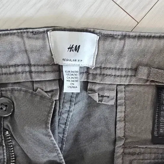[SOLD OUT] H&amp;M 남성 카고 팬츠 34/30 그레이