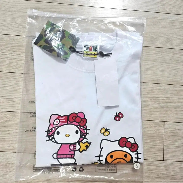 [SOLD OUT] 키티X베이프 콜라보 한정판 티셔츠 s