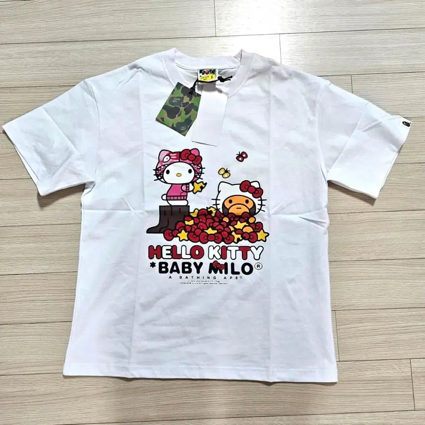 [SOLD OUT] 키티X베이프 콜라보 한정판 티셔츠 s