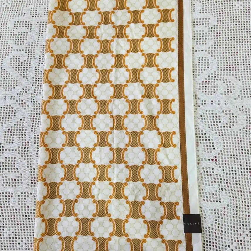[SOLD OUT] 셀린느 마카담 패턴 손수건 57ㅡ57