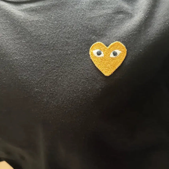 [SOLD OUT] 꼼데가르송 검정 반팔 티셔츠 하트 와펜 xl