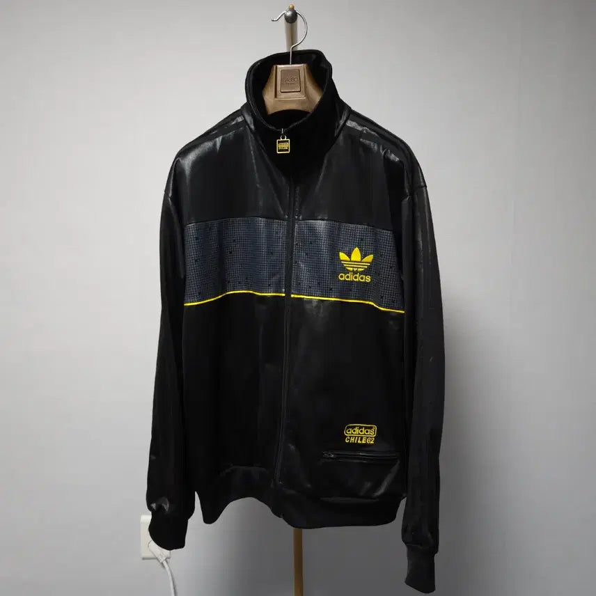 [SOLD OUT] L ) 레어템 아디다스 올드스쿨 칠레 져지