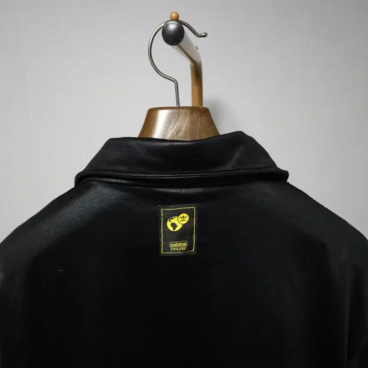 [SOLD OUT] L ) 레어템 아디다스 올드스쿨 칠레 져지