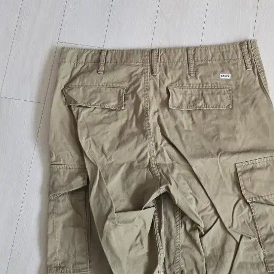 [SOLD OUT] 리바이스 카고 반바지 34 베이지