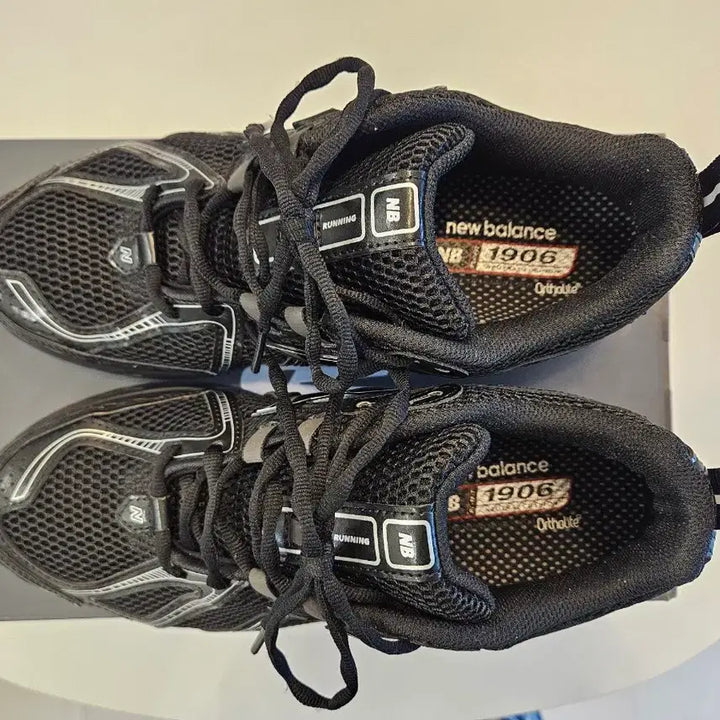 [BUNJANG] New Balance 1906R Black Silver Metallic Sneakers / 뉴발란스 1906 블랙 실버 메탈릭 270사이즈