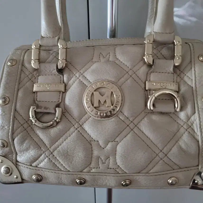 [BUNJANG] Metrocity Quilted Tote Bag - Ivory / 메트로시티 퀼팅 토트백 아이보리