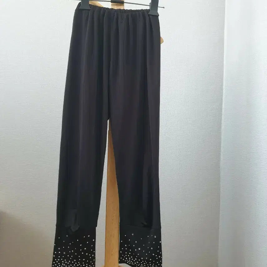 [BUNJANG] Leggings with Cubic Detail / 스타일 칠부쫄바지 레깅스 신축성아주좋음 싸이즈F