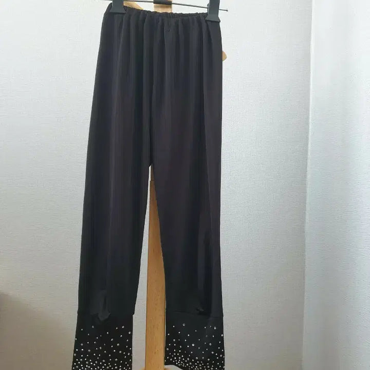 [BUNJANG] Leggings with Cubic Detail / 스타일 칠부쫄바지 레깅스 신축성아주좋음 싸이즈F