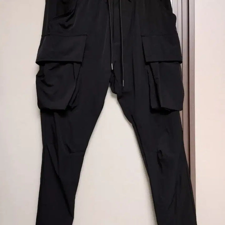 [BUNJANG] Black Cargo Jogger Pants with Elastic Waistband / 블랙 카고 조거팬츠 허리밴딩 바지
