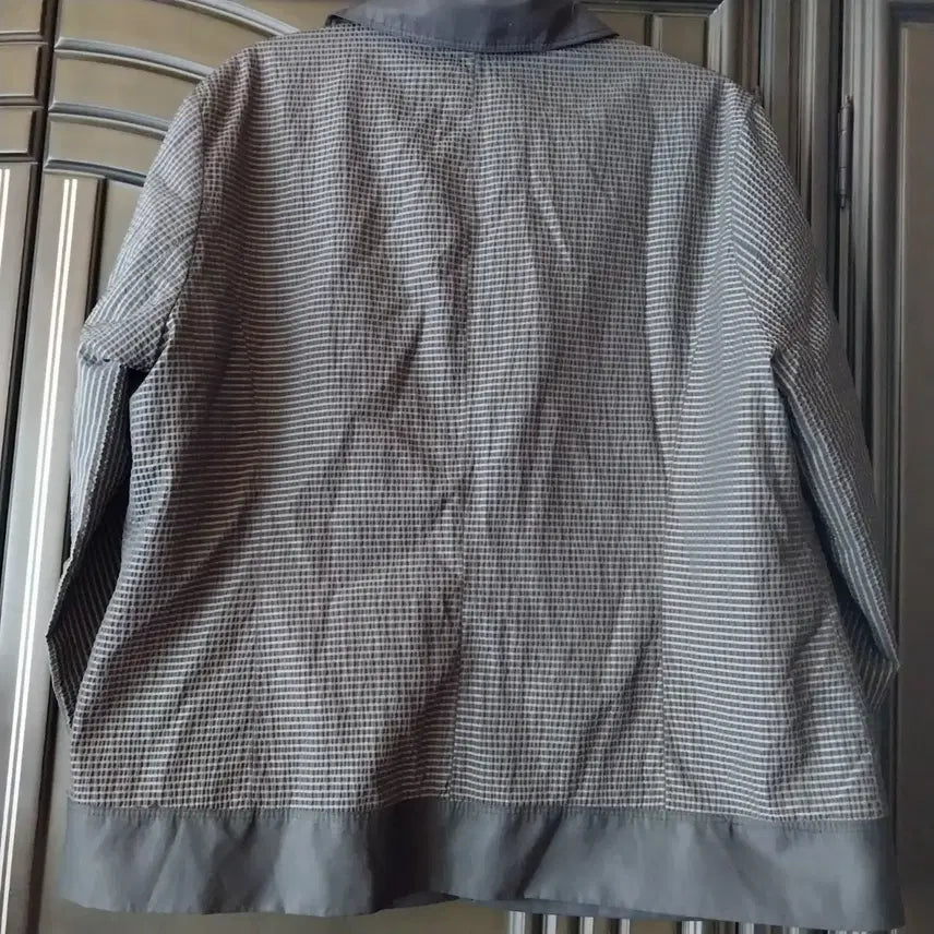 [BUNJANG] Dae Dae Oh Striped Sleeve Black Bomber Jacket / 대대오 스트라이프 소매 블랙 봄버 자켓