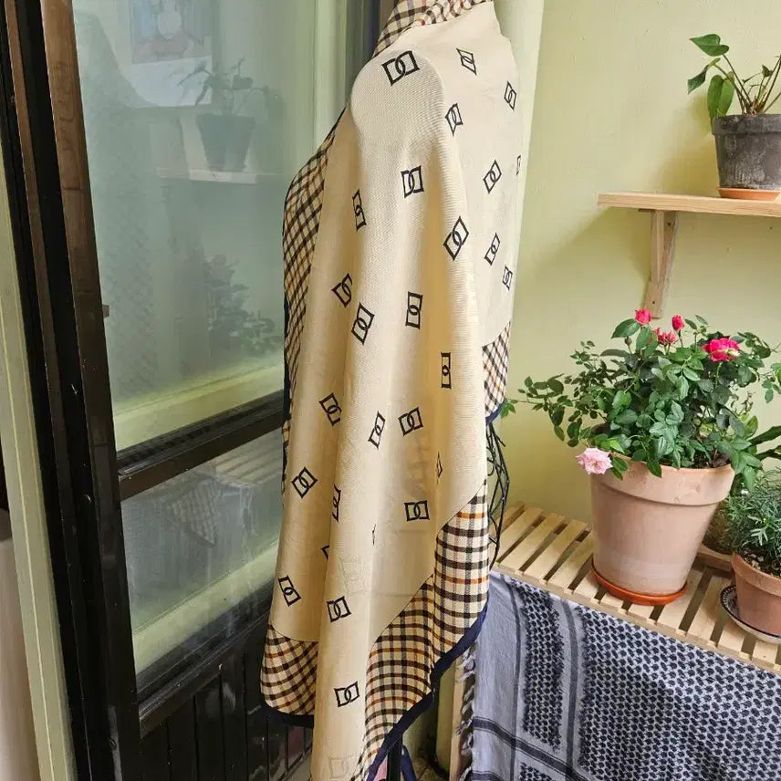 [BUNJANG] Daks Silk Shawl Muffler / 닥스실크숄머플러