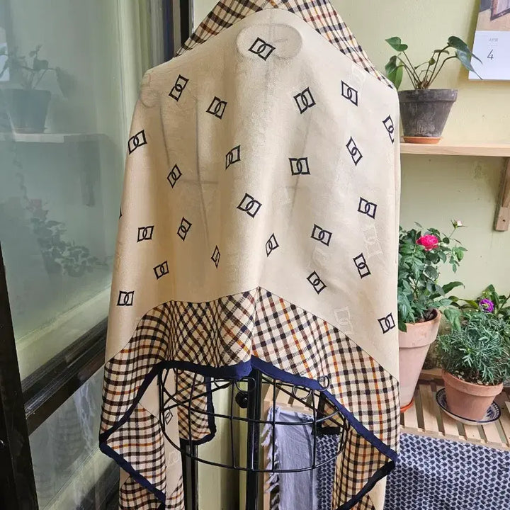 [BUNJANG] Daks Silk Shawl Muffler / 닥스실크숄머플러