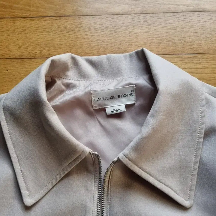 [BUNJANG] Lafarge Store Oblique Minimal Trucker Jacket Beige L / 라퍼지스토어 오블리크 미니멀 트러커 자켓 베이지 L