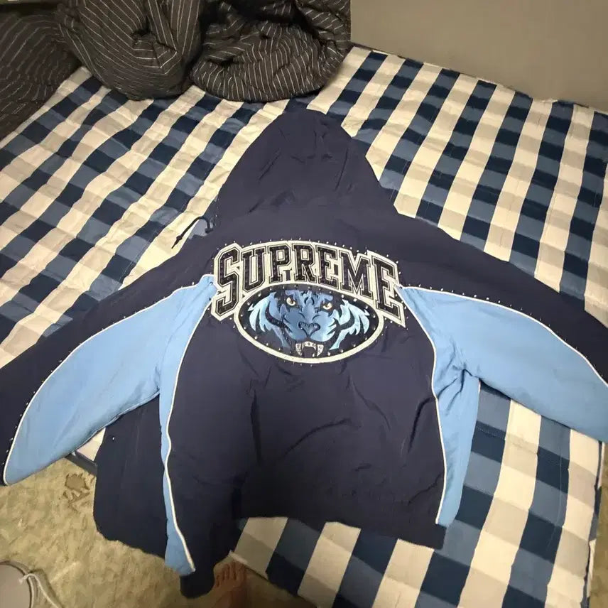[BUNJANG] Supreme Studded Stadium Jacket / 최저가/슈프림 스터드 스타디움 자켓 25FW