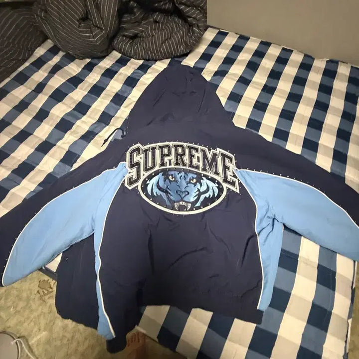 [BUNJANG] Supreme Studded Stadium Jacket / 최저가/슈프림 스터드 스타디움 자켓 25FW