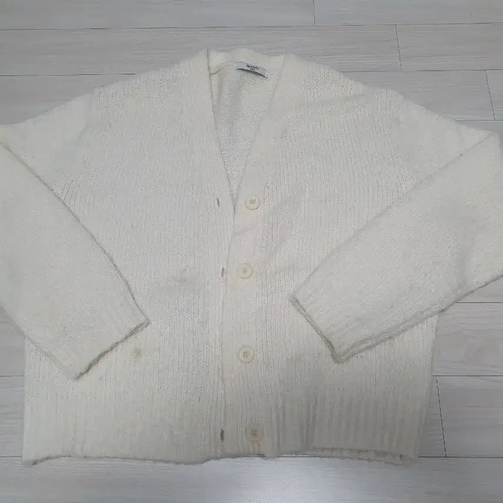 [BUNJANG] Ivory Knit Cardigan / 아이보리색 니트 가디건
