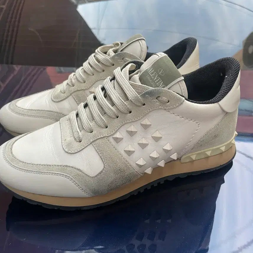 [BUNJANG] Valentino Rockstud Cream Sneakers / 발렌티노 락스터드 크림 스니커즈