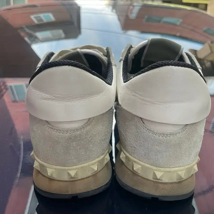 [BUNJANG] Valentino Rockstud Cream Sneakers / 발렌티노 락스터드 크림 스니커즈