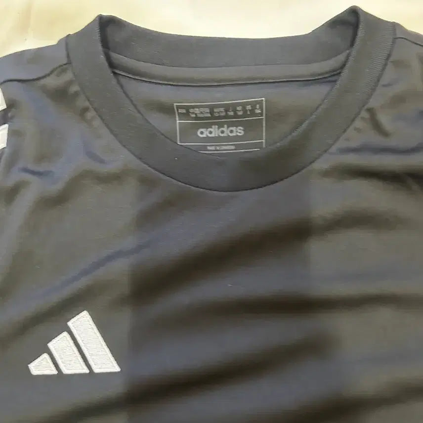 [BUNJANG] Adidas Black Short Sleeve T-Shirt L / 아디다스 검정색 반팔 티셔츠 L .(80)