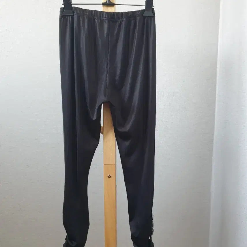 [BUNJANG] Korean Black Shiring Leggings / 국산 블랙셔링 쫄바지 레깅스 신축성아주좋음 싸이즈F