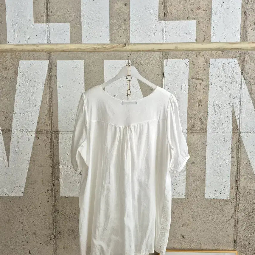 [SOLD OUT] 순면 핀턱 레이스 반팔블라우스