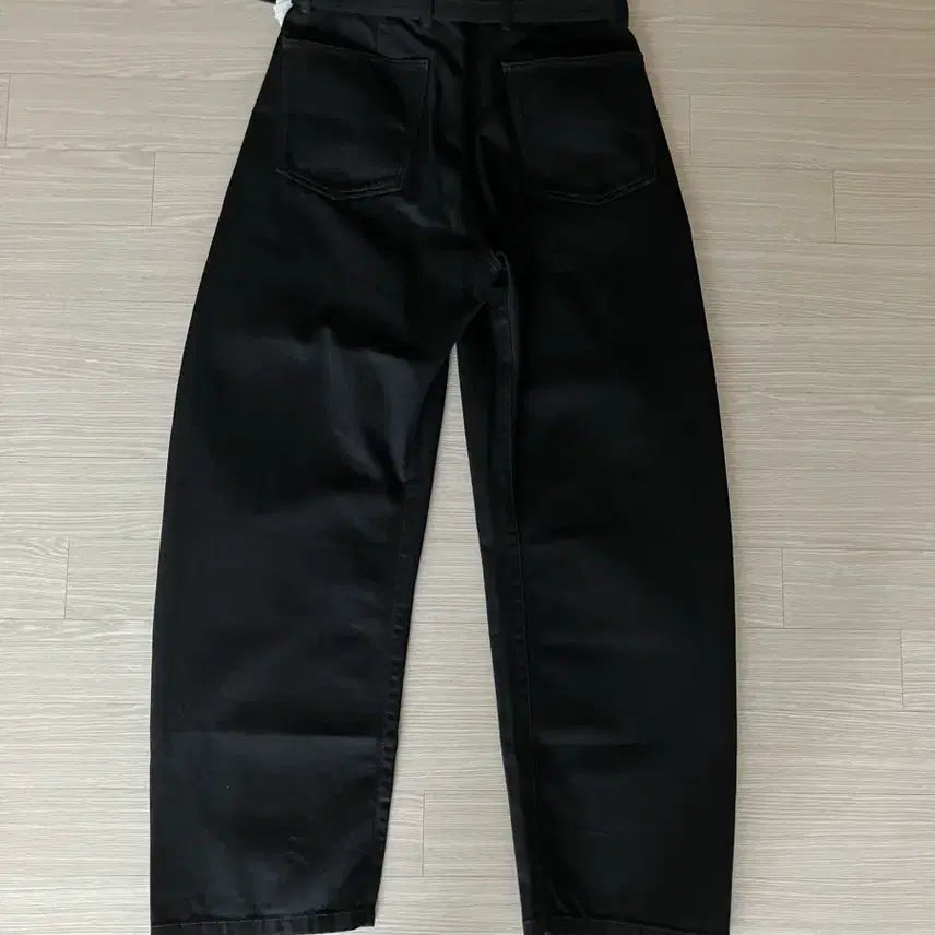 [SOLD OUT] 르메르 트위스티드 벨티드 팬츠
