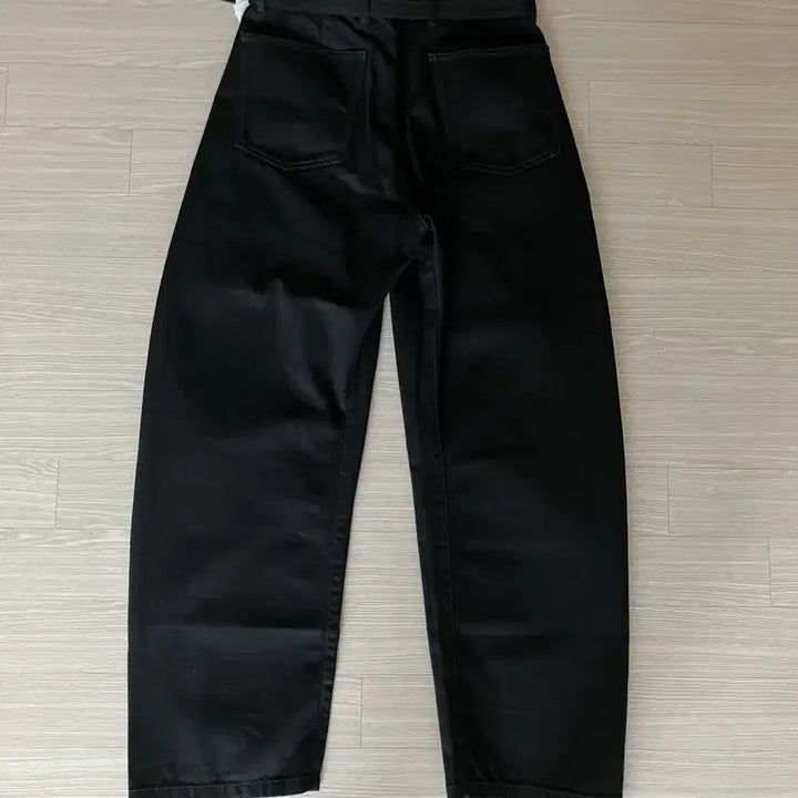 [SOLD OUT] 르메르 트위스티드 벨티드 팬츠