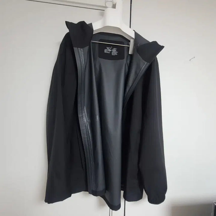 [BUNJANG] MUJI Black Hooded Windbreaker Jacket XL / 무인양품 MUJI 블랙 후드 바람막이 XL (105)