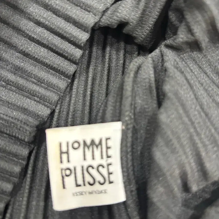 [BUNJANG] Homme Plissé Pleated T-shirt (Size 2) / 옴므플리세 빈팔티셔츠 2호입니다